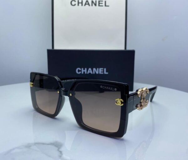 CHANEL Elegant Frame Sunglasses