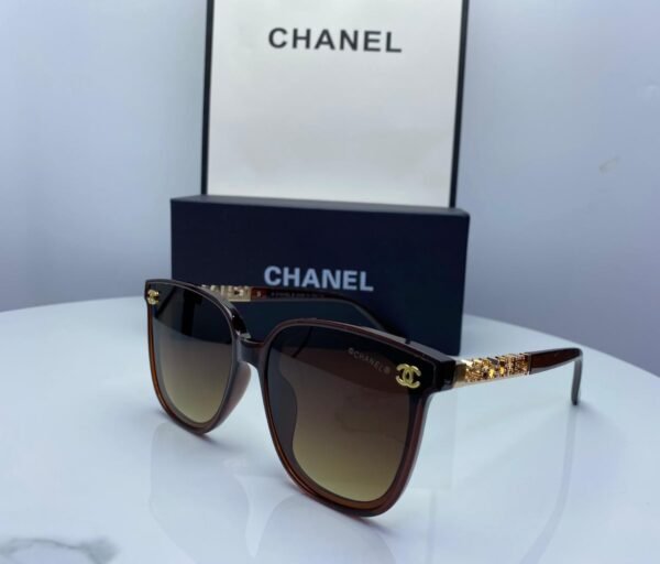 CHANEL Elegant Frame Sunglasses